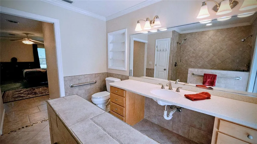 guest suite-walk in shower