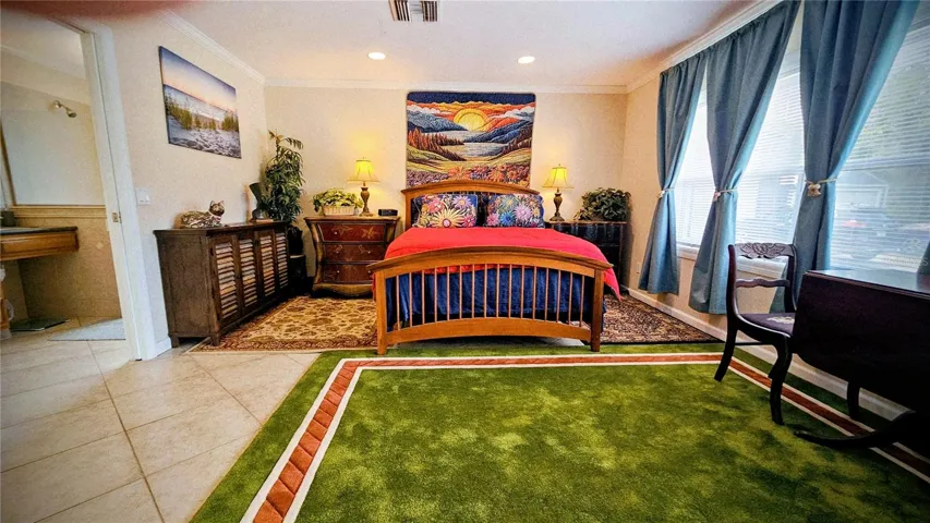 Master bedroom-king