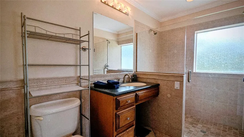 Master bath-walk in shower