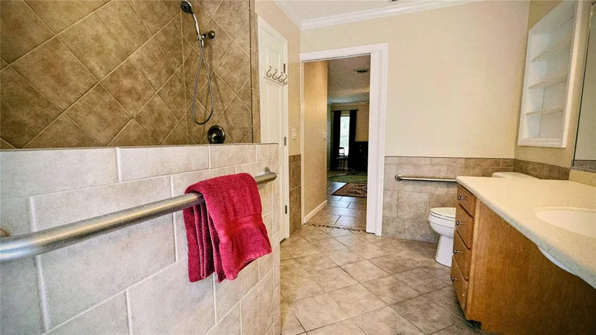 guest suite-walk in shower