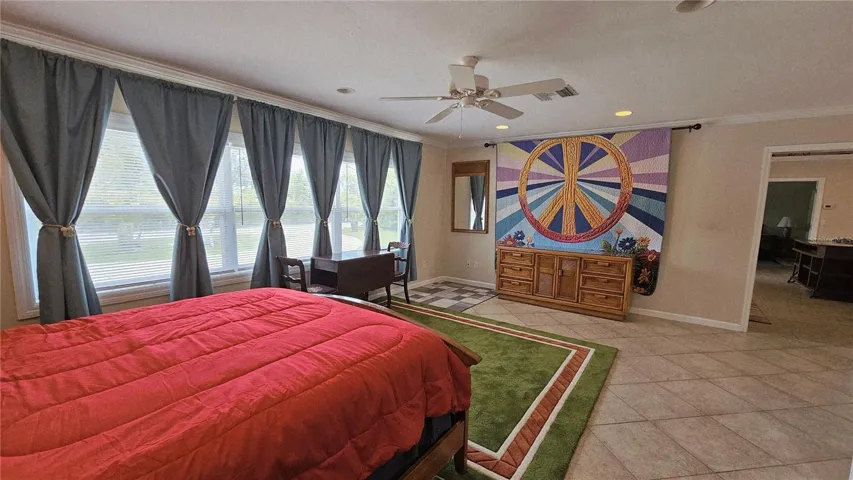 Master bedroom-king