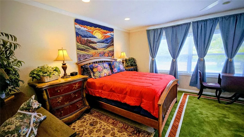 Master bedroom-king