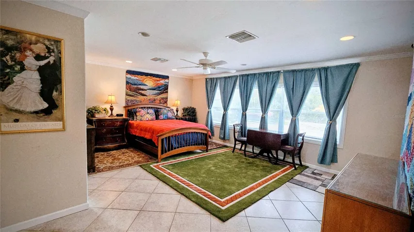 Master bedroom-king