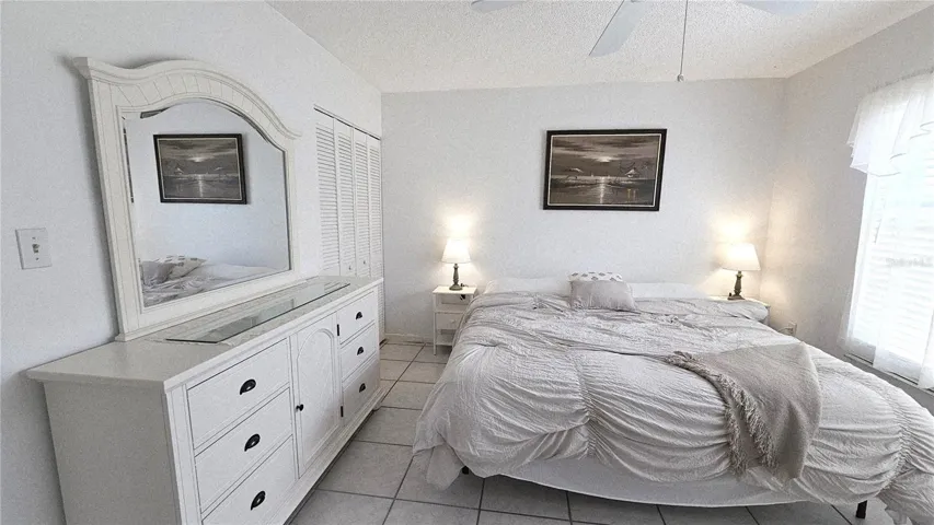 Master bedroom-king