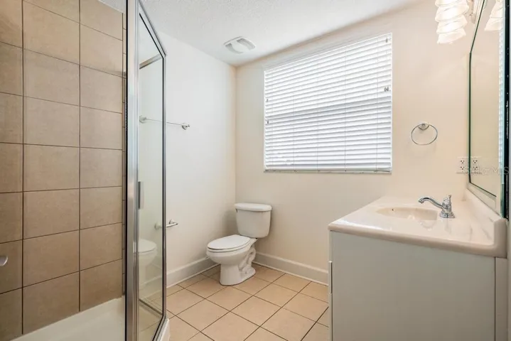 Upstairs suite full bathoom