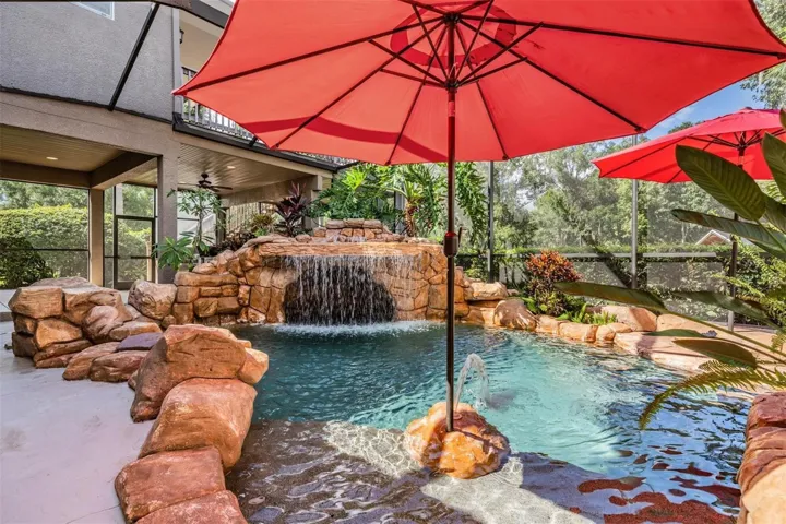 Pool & spa with waterfall feature!