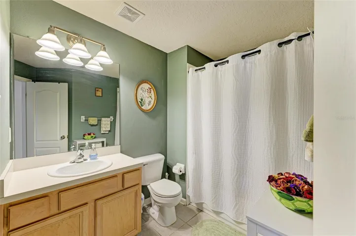 Guest Bathroom (Full)