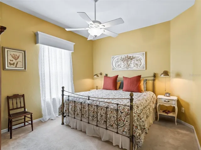 Guest bedroom, no closet. Can serve as a private Den or office
