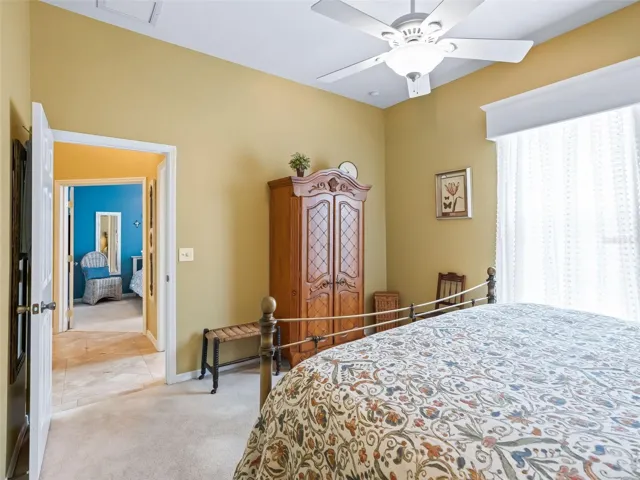 Guest bedroom-no closet