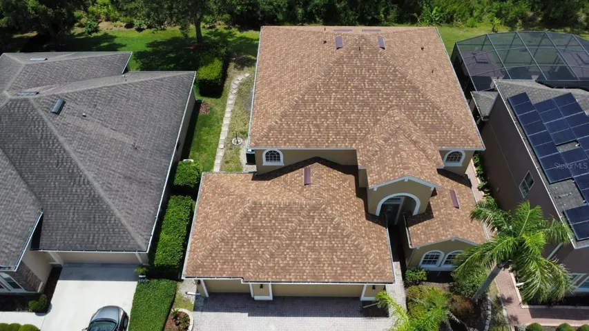BRAND NEW ROOF WITH A TRANSFERABLE WARRANTY INSTALLED IN JUNE 2026!!!