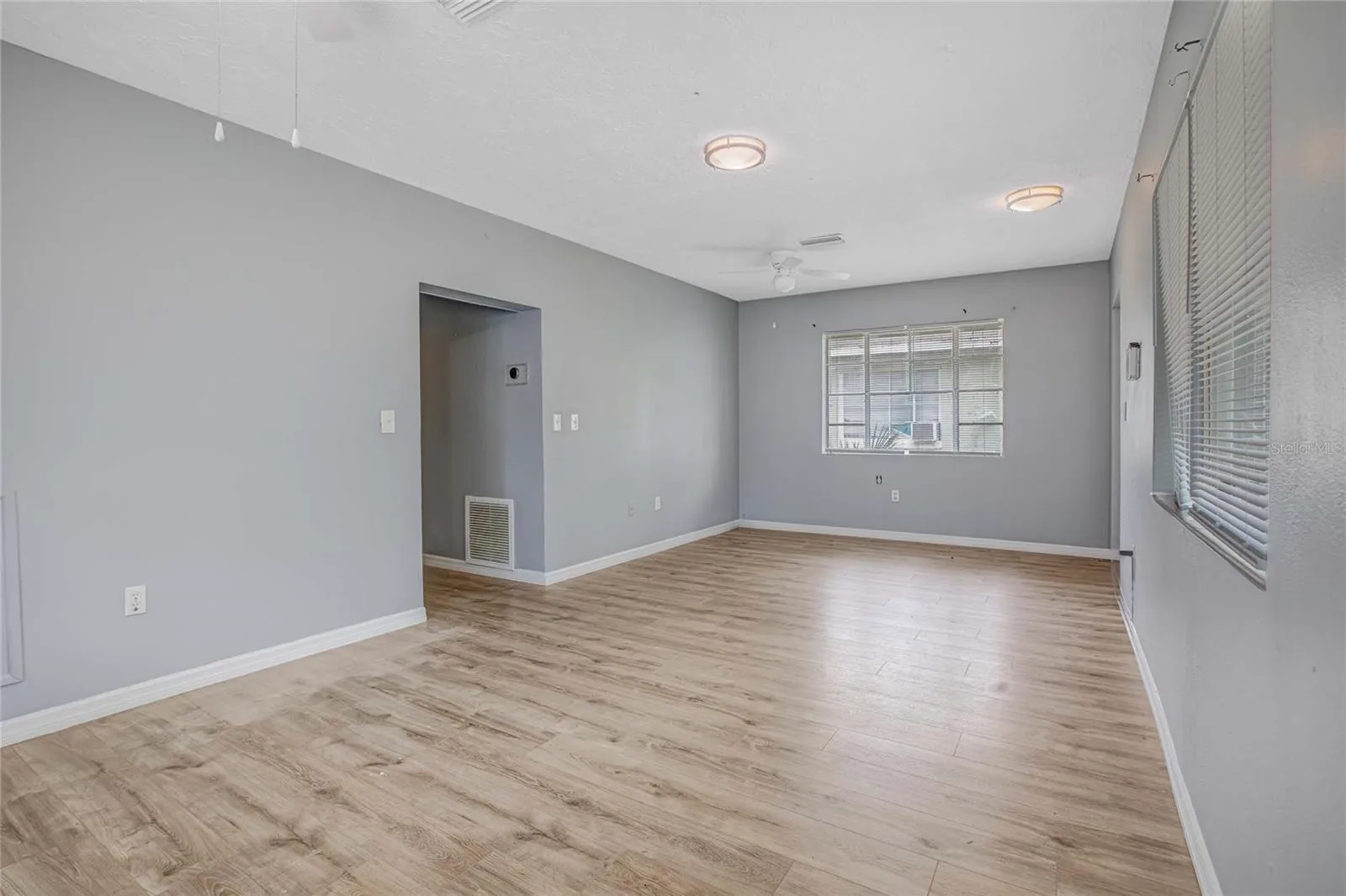 Living room unit 1