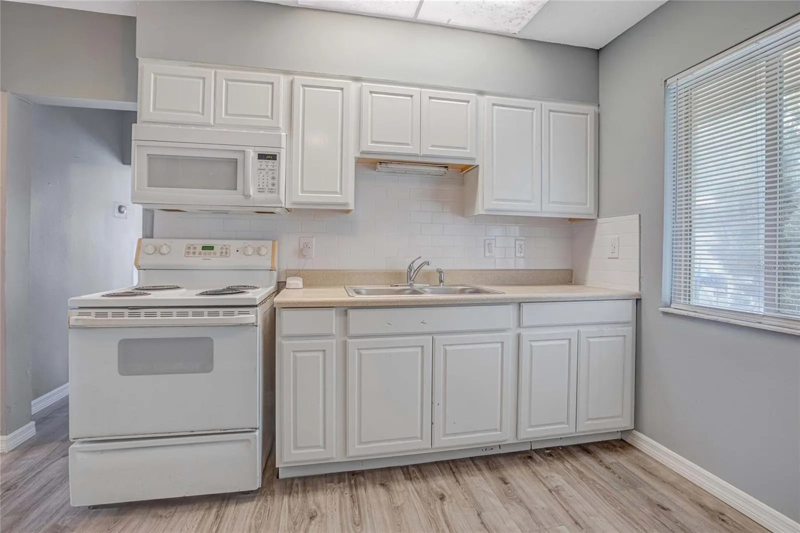 Kitchen unit 1