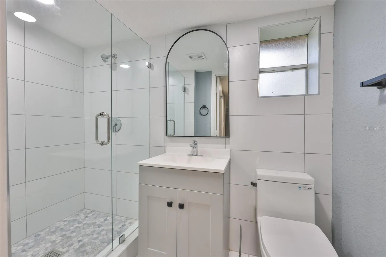 Studio bathroom