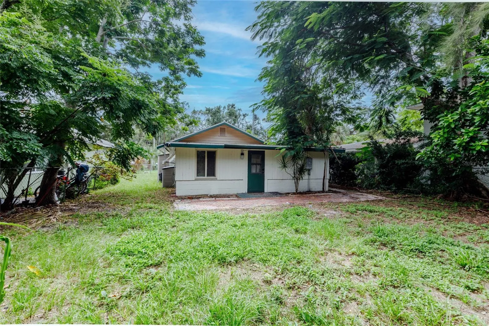 Back of duplex and Studio access