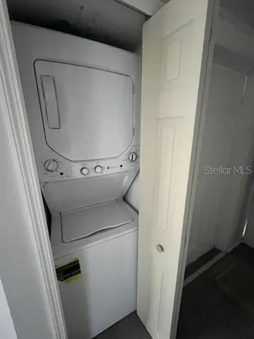 2nd fl Laundry closet