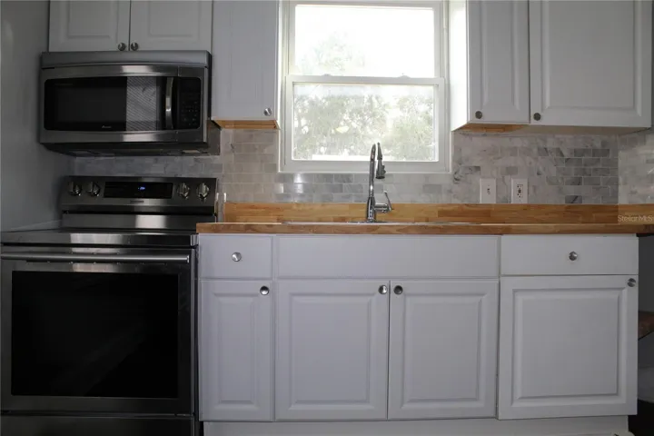 1st fl kitchen