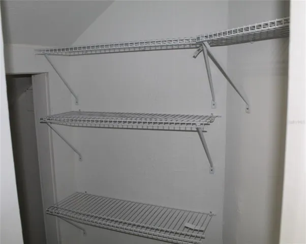 1st fl Br 2 closet