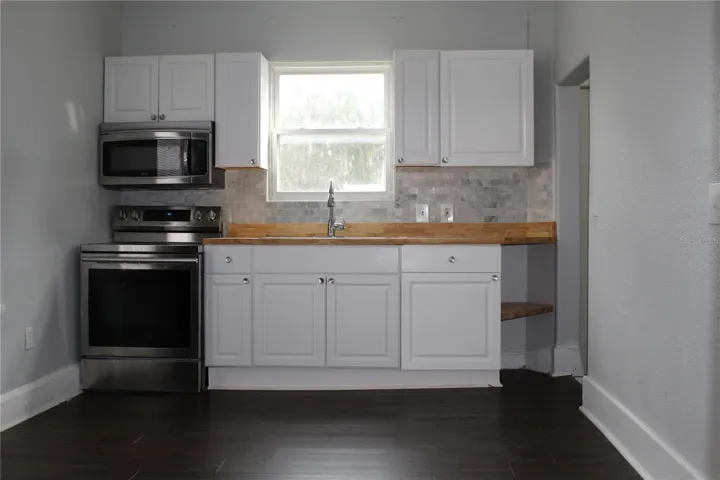 1st fl kitchen
