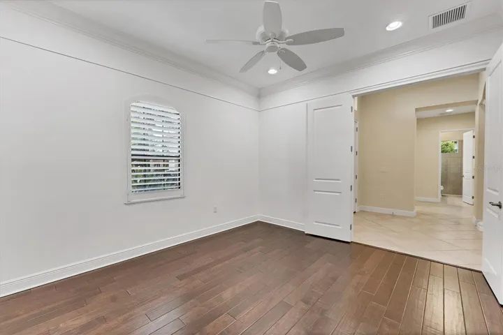 Study Features Engineered Wood Floor