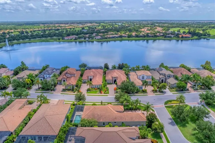 Lakeside in Country Club East