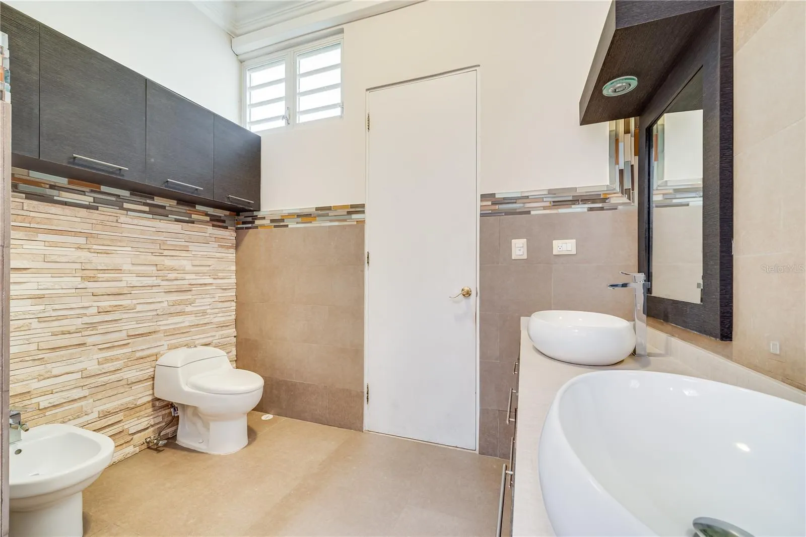 1Bathroom