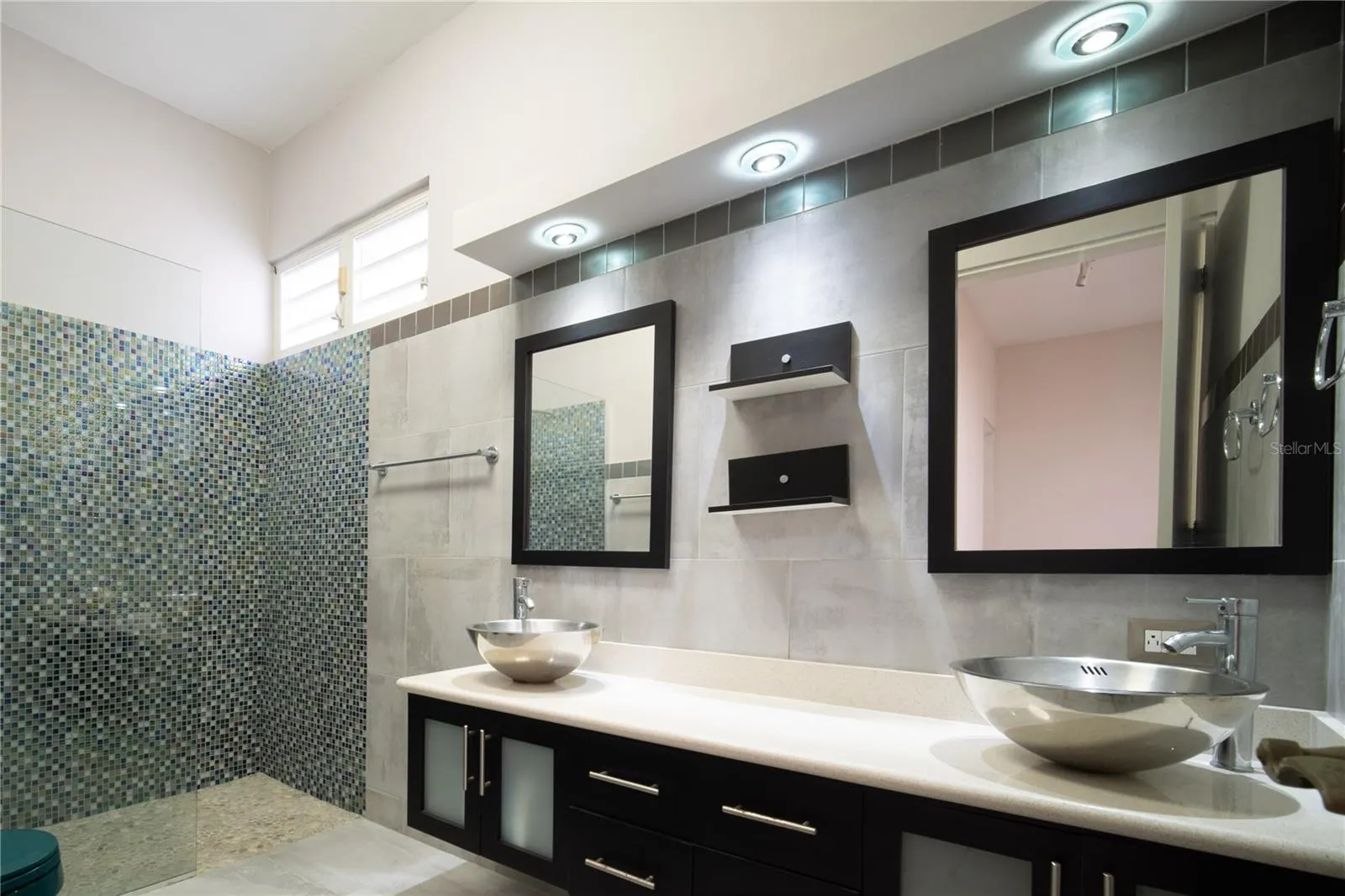 2 BATHROOM