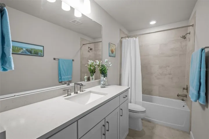Upstairs Full Bath with shower/tub combo