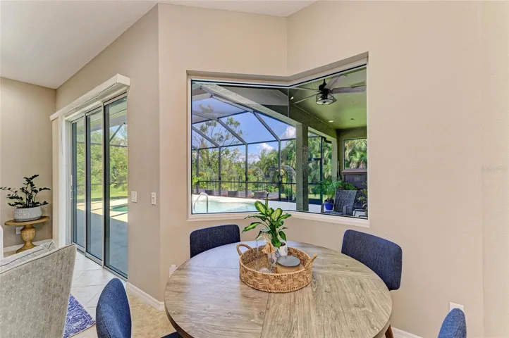 Light-Filled Breakfast Area