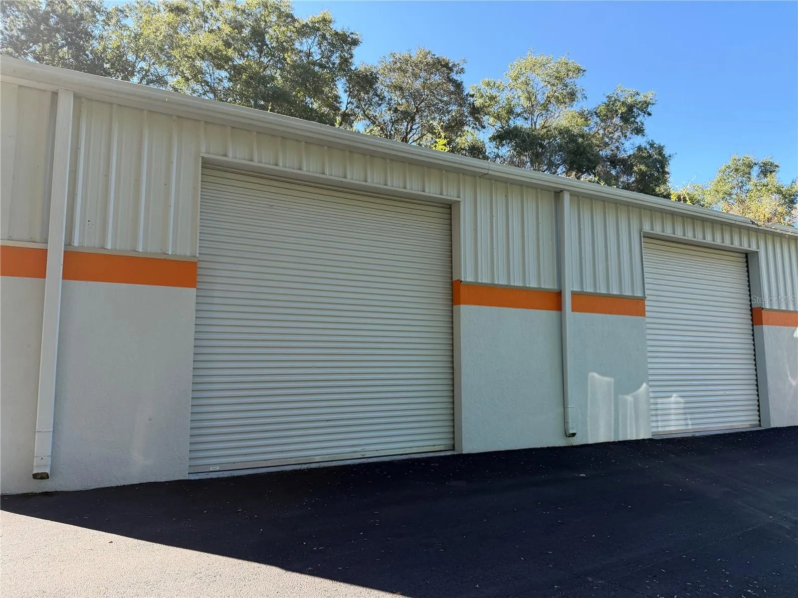 3125 sf warehouse with office and 2 roll-up doors