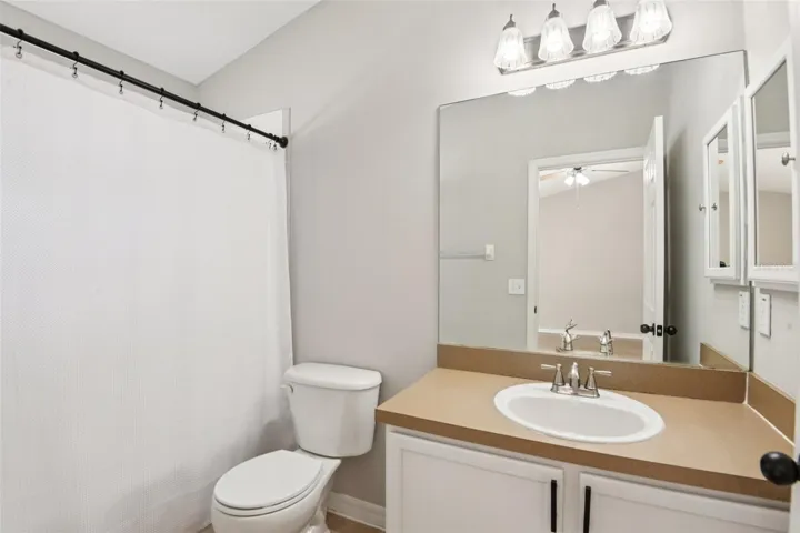 Suite 2 bathroom