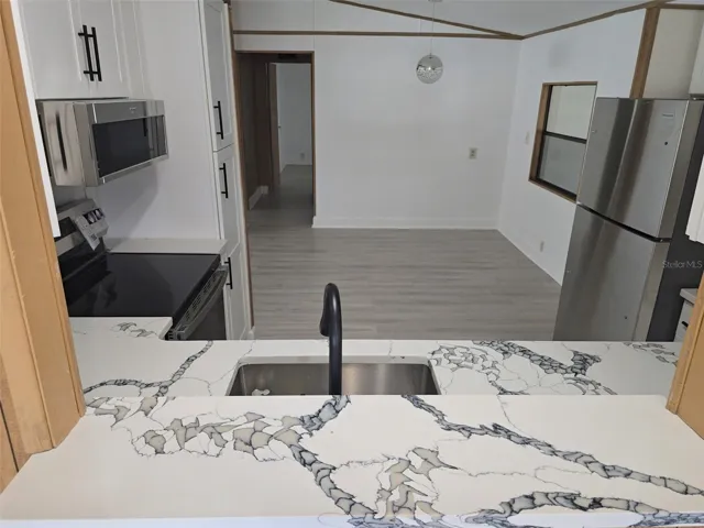 New Beautiful Sleek Kitchen Countertop