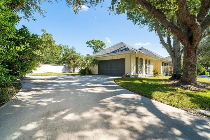 Additional driveway with additional parking