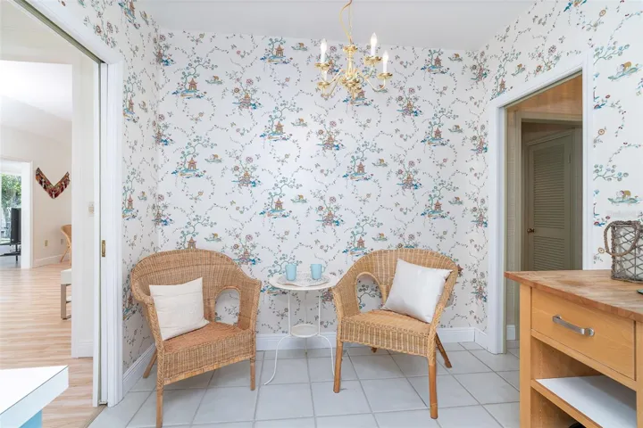 Cozy breakfast nook
