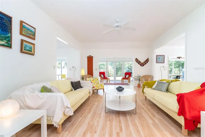 Bright and spacious living room
