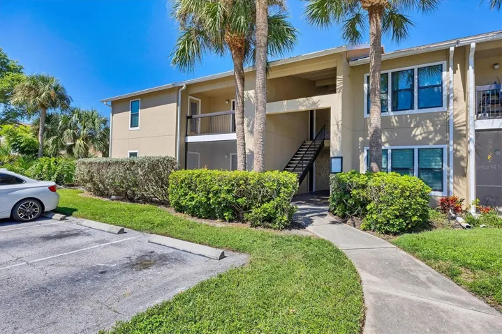 Fully Remodeled Condo