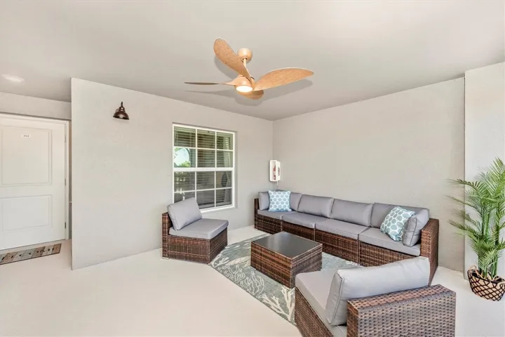 Front Lanai