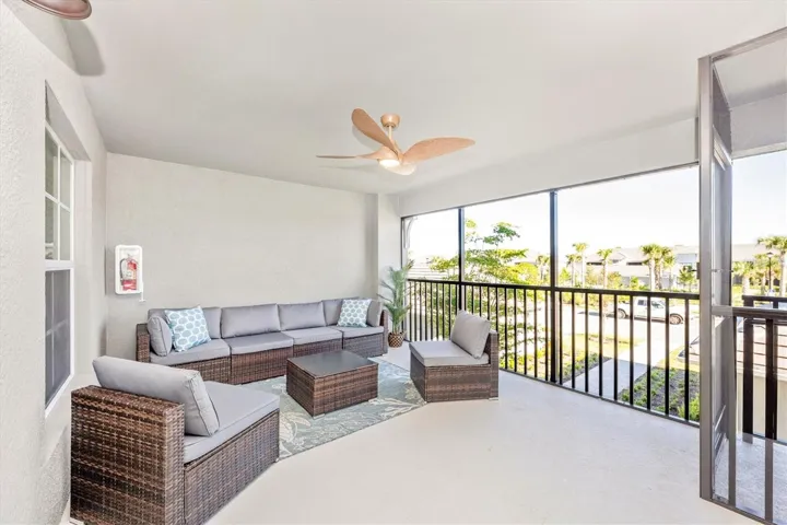 Front Lanai