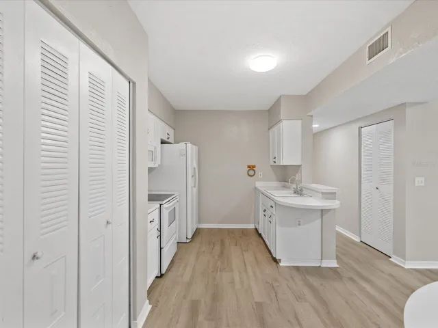 Spacious Kitchen Perfect for Entertaining!