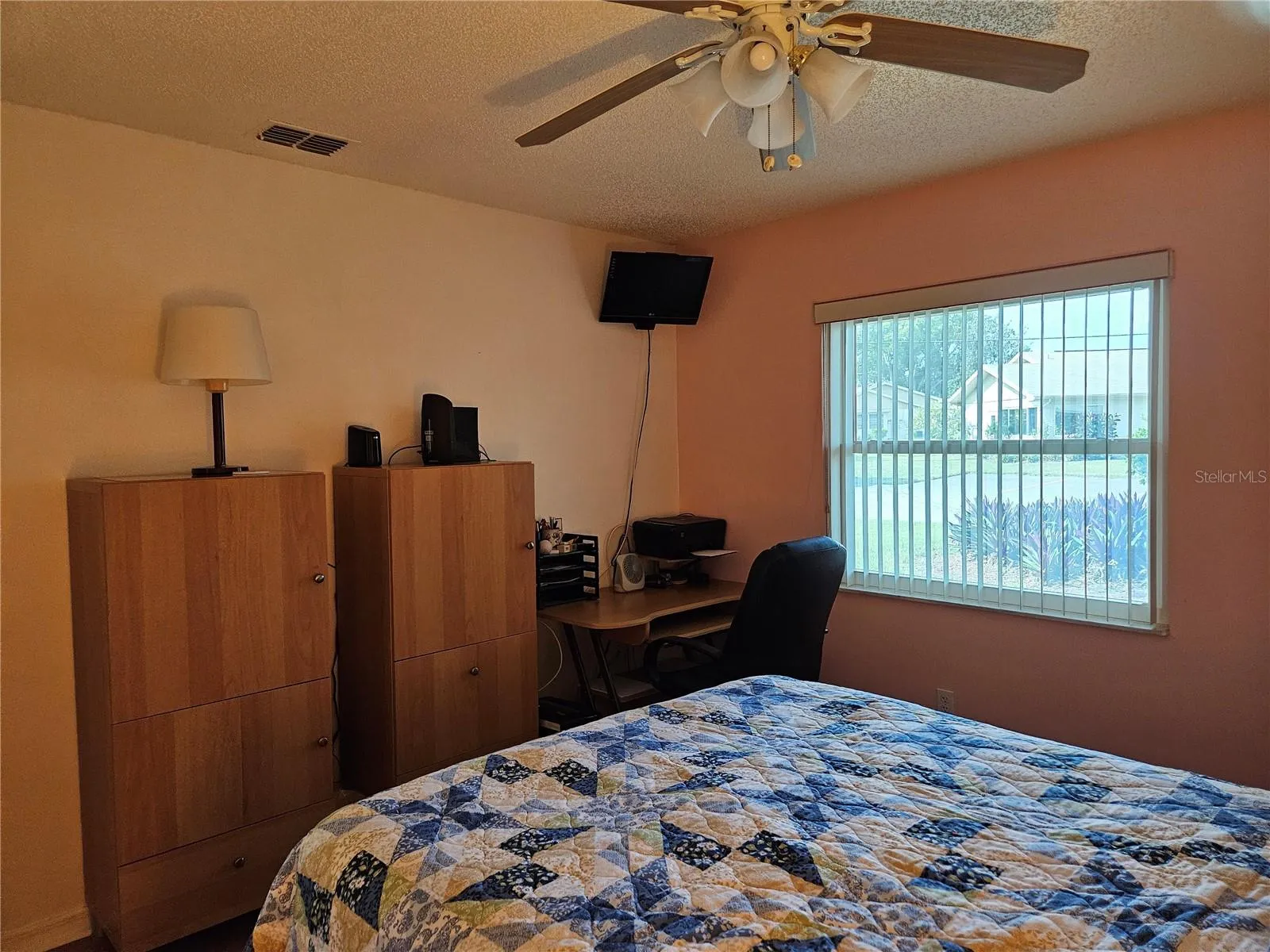 Guest bedroom