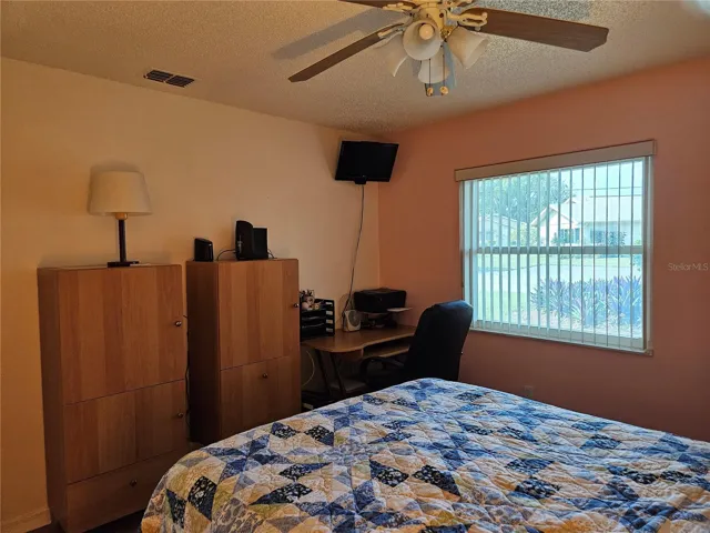 Guest bedroom
