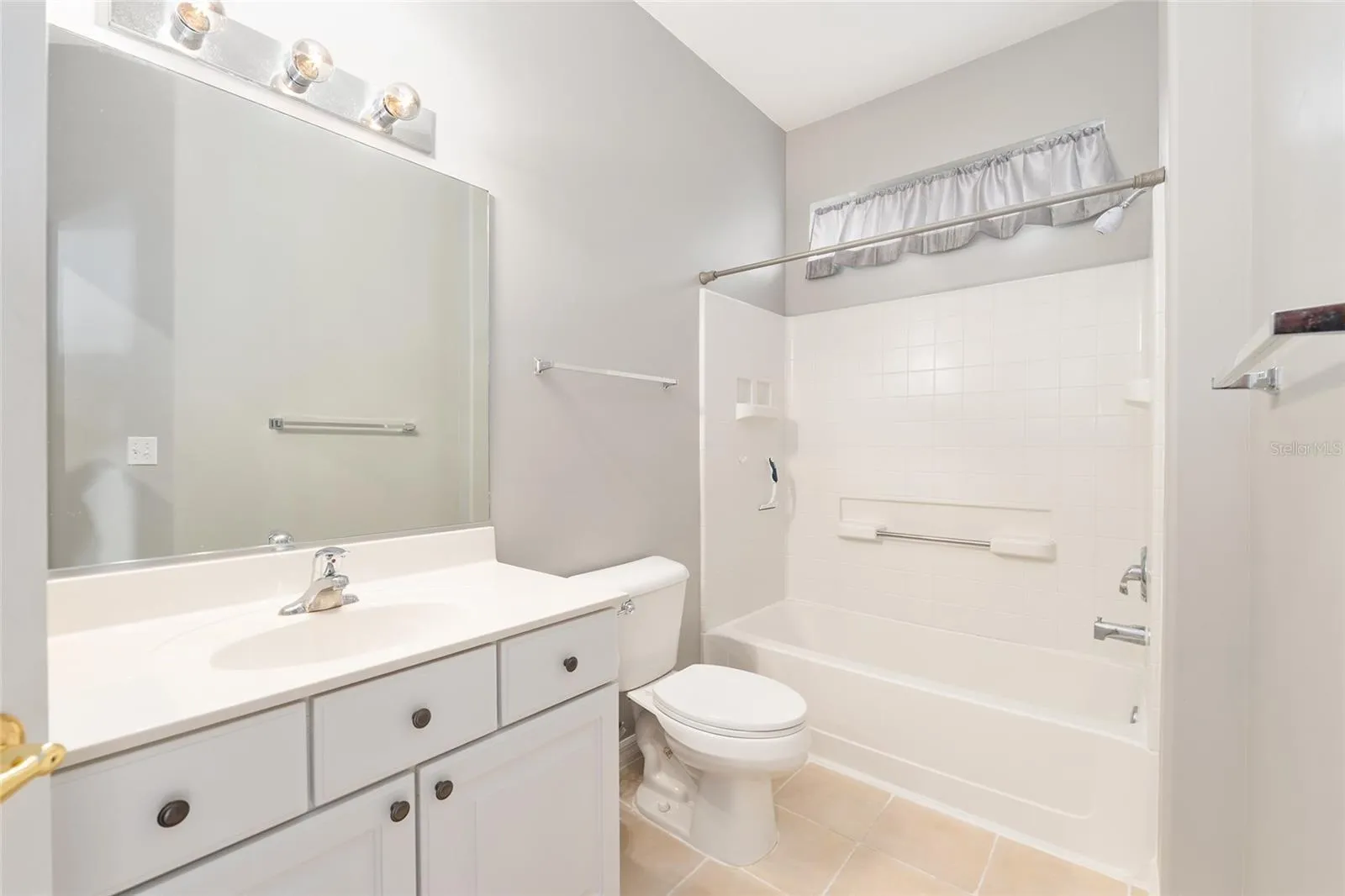 GUEST BATH