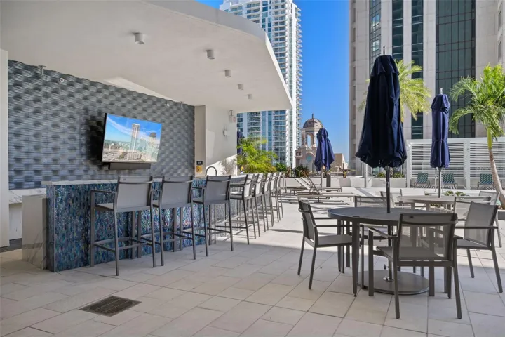 Outdoor Bar
