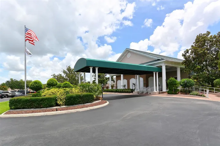 Tara Golf and Country Club Clubhouse