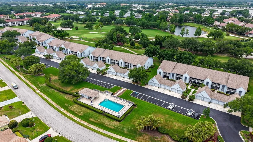 Varanda Units Pool within walking distance