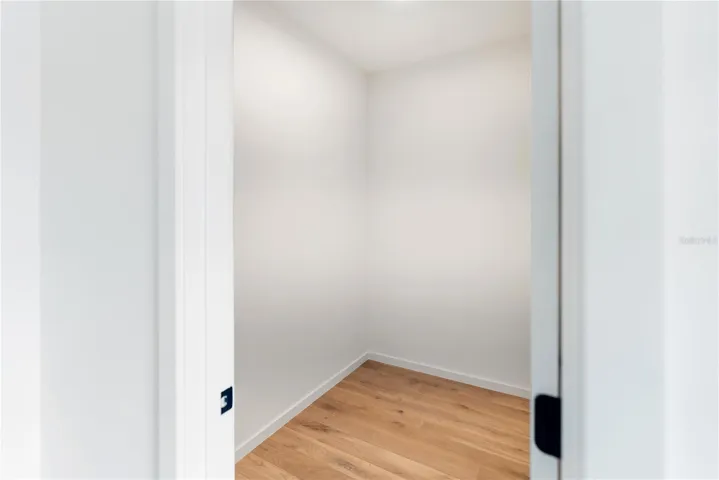 Second floor ensuite 1-closet