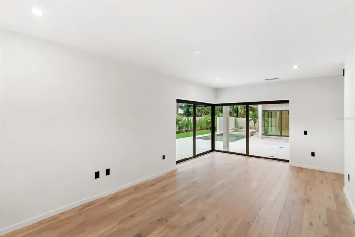 1st Floor Primary Bedroom
