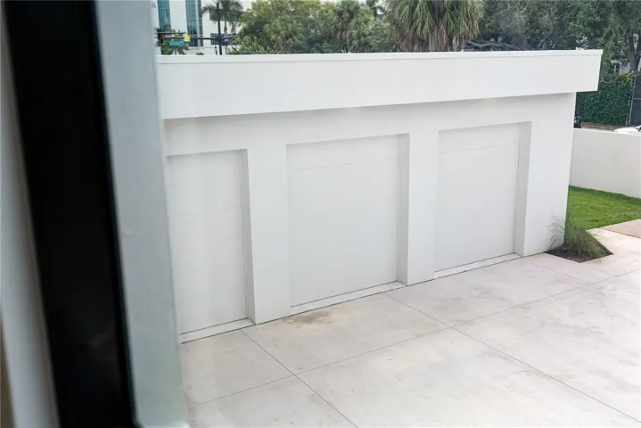 3 car garage