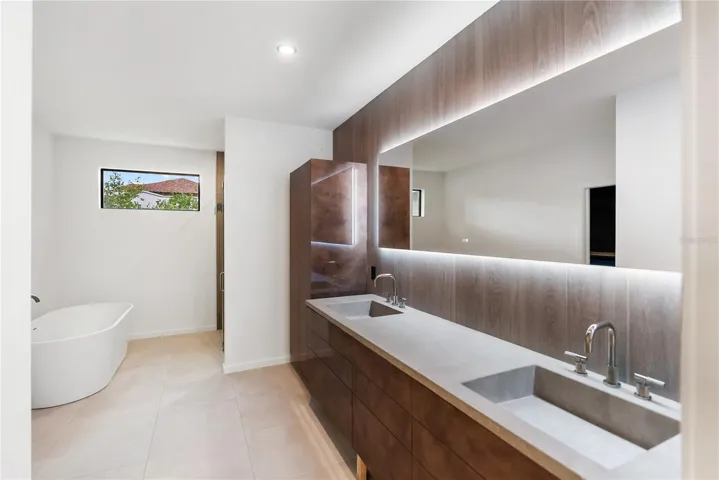 1st Floor Primary Bath