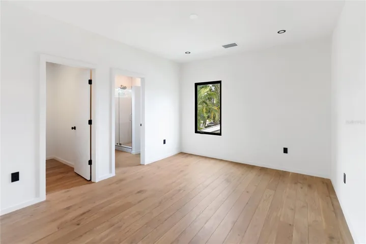 Second floor ensuite bedroom 2