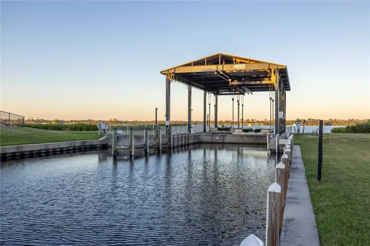 Boat Lift from lake to the Manatee River